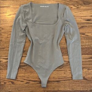 Abercrombie & Fitch Brown Gray Long Sleeve Square Neckline Thong Bodysuit